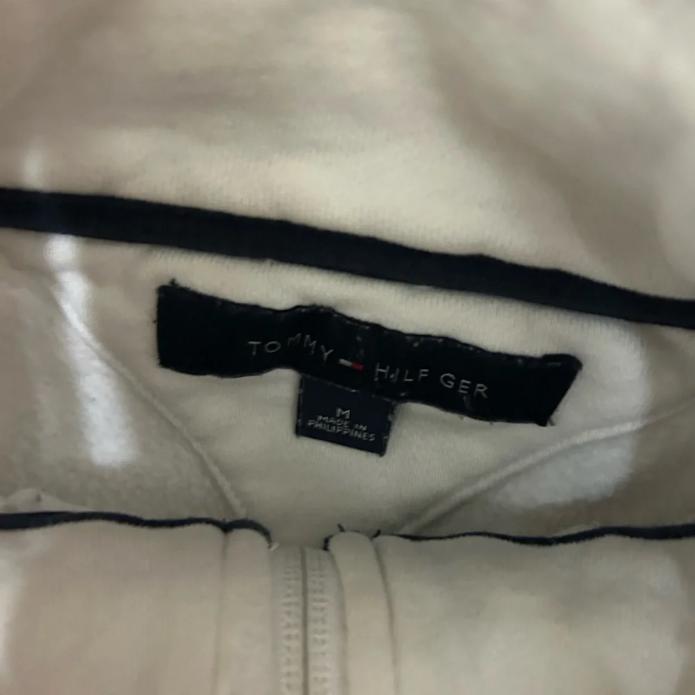 Vintage Tommy Hilfiger White Zip Up Hoodie - Picture 3 of 8